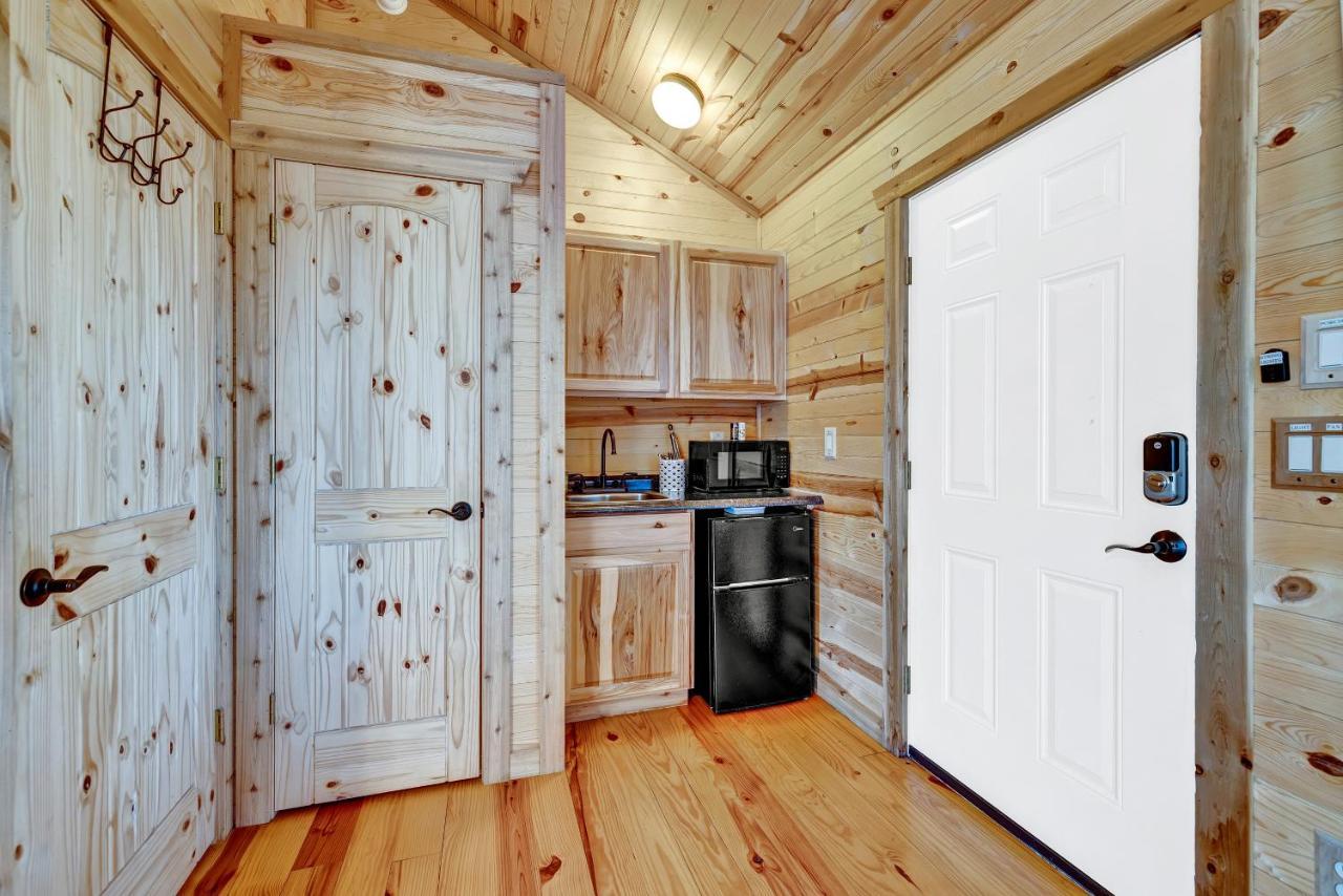 Rocky Ridge Cedar Cabin With Hot Tub & Amazing Views Crabapple Extérieur photo