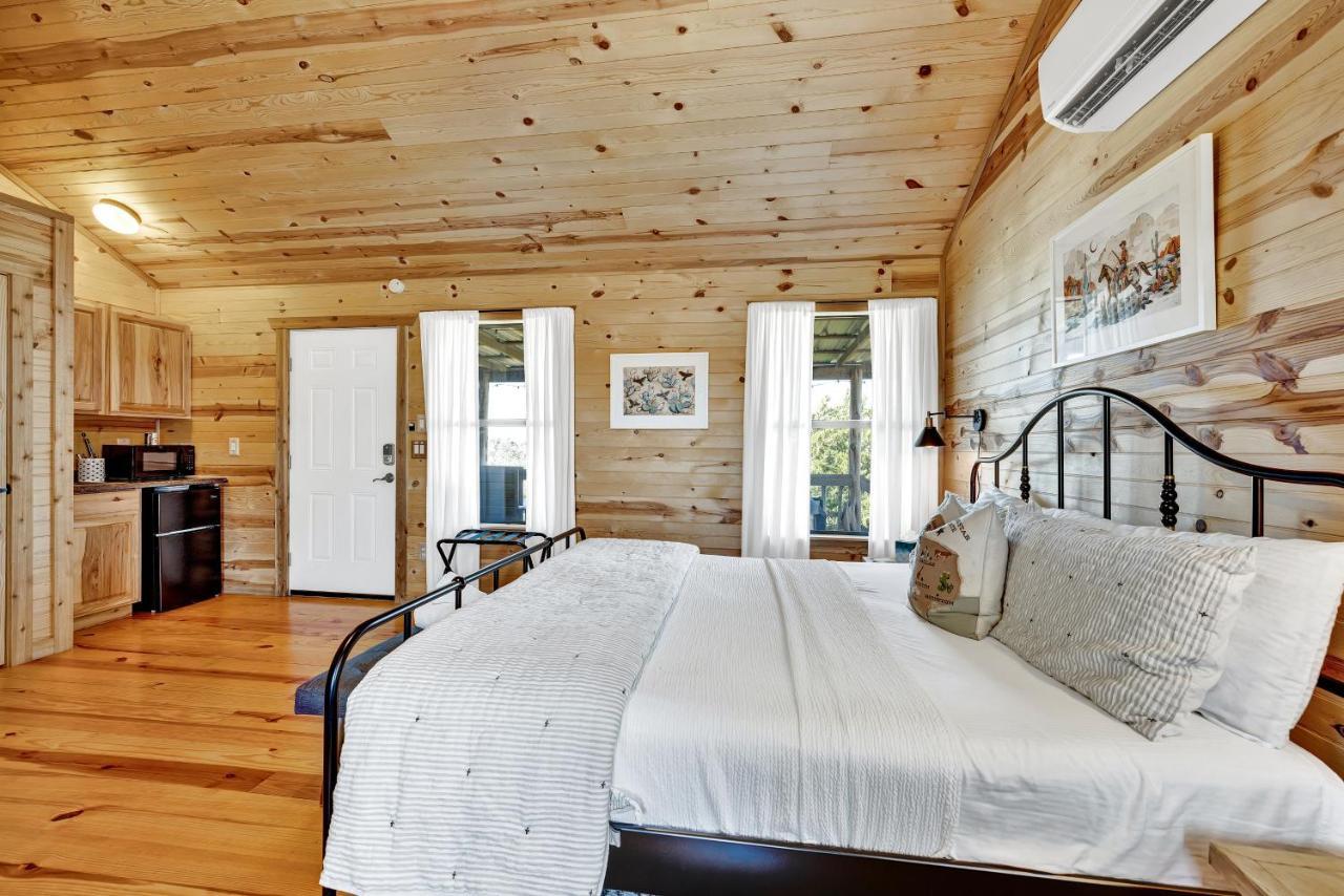 Rocky Ridge Cedar Cabin With Hot Tub & Amazing Views Crabapple Extérieur photo
