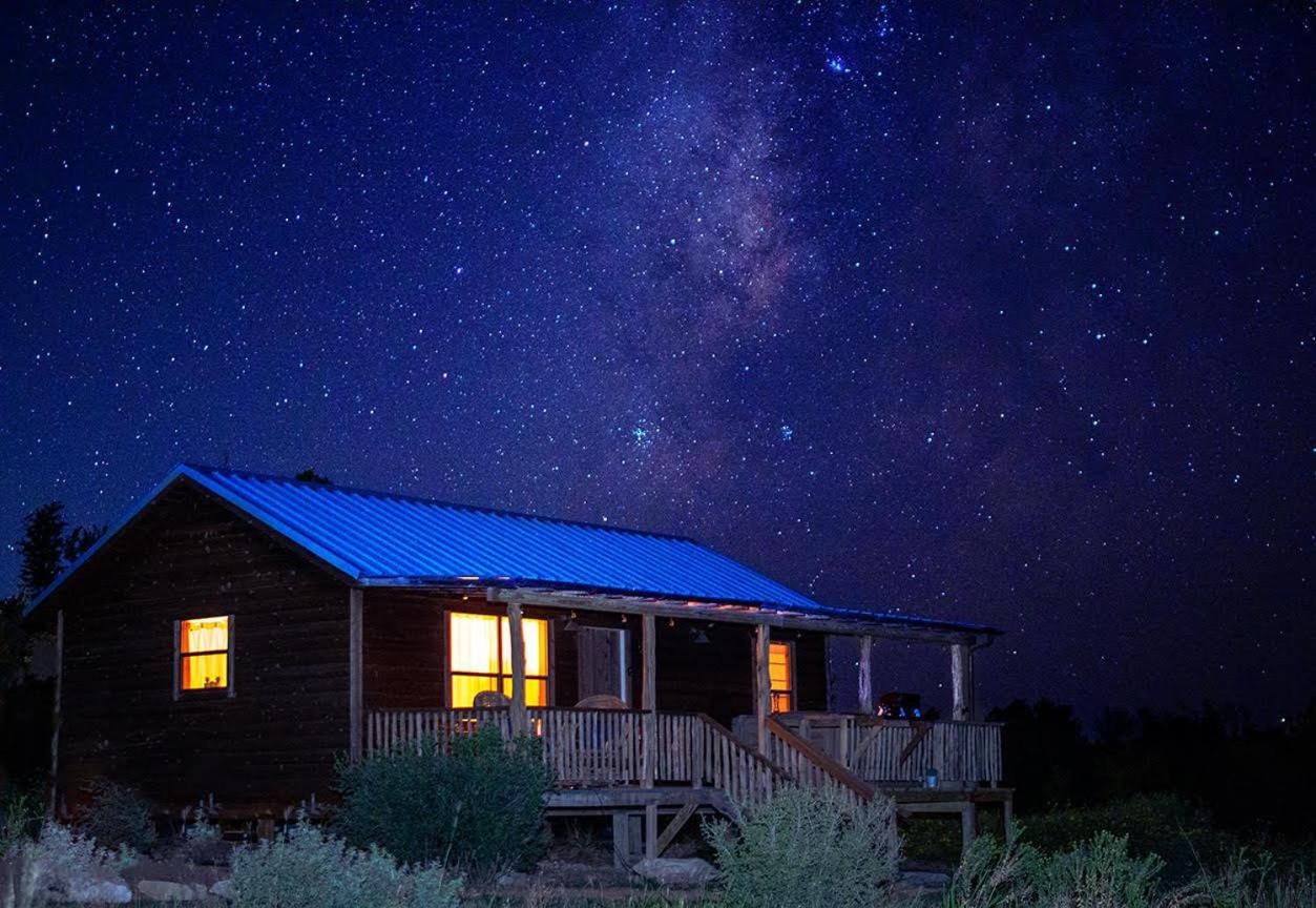 Rocky Ridge Cedar Cabin With Hot Tub & Amazing Views Crabapple Extérieur photo